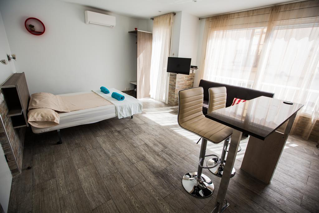 Apartamentos Bcntourism Pineda de Mar Buitenkant foto